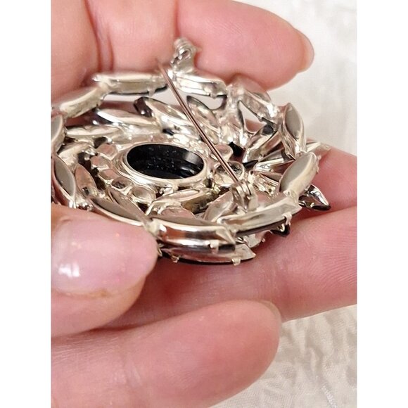 VTG Juliana Hematite & Clear Rhinestones with Molded Rose Cameo Brooch Ref#3933 - Picture 4 of 10